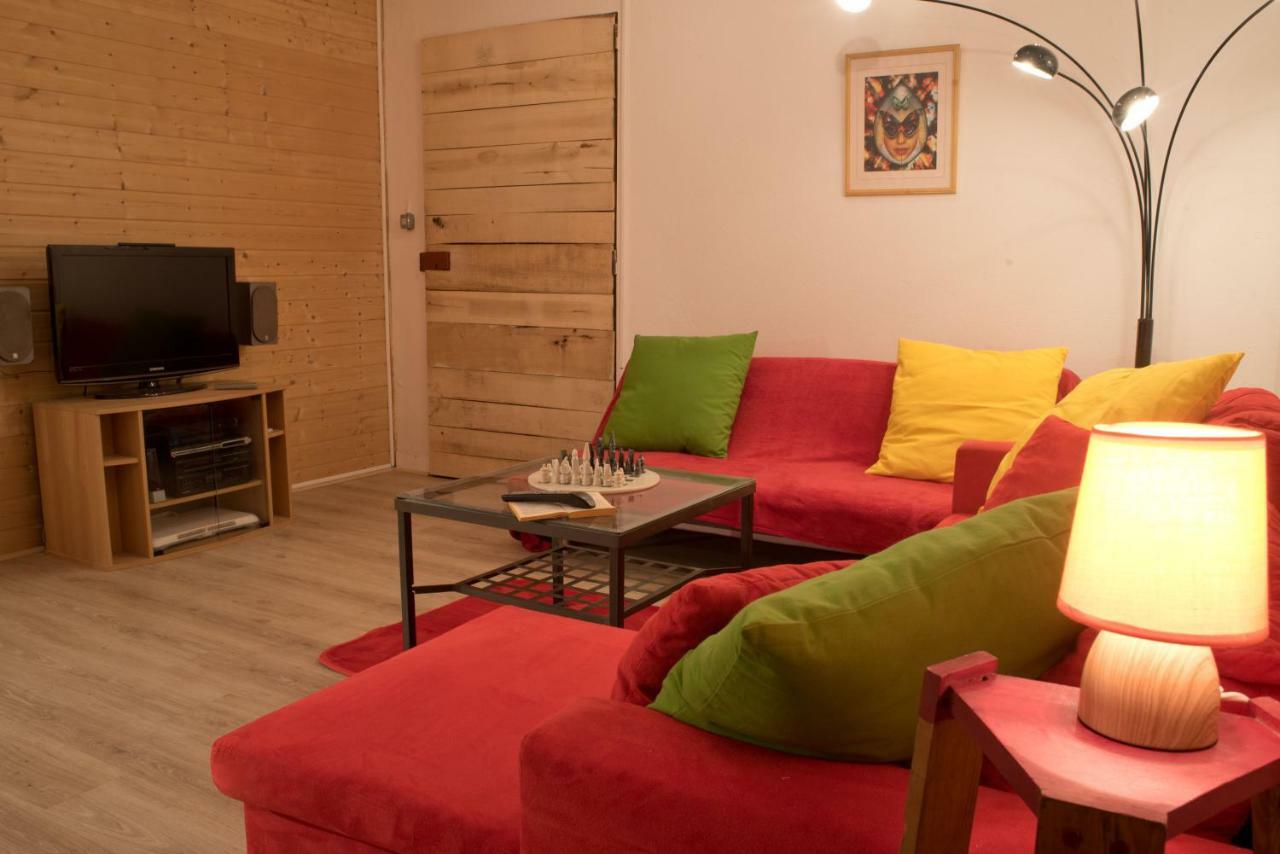Le Fil Rouge Villa Saint-Pierre-d'Aurillac Exterior photo